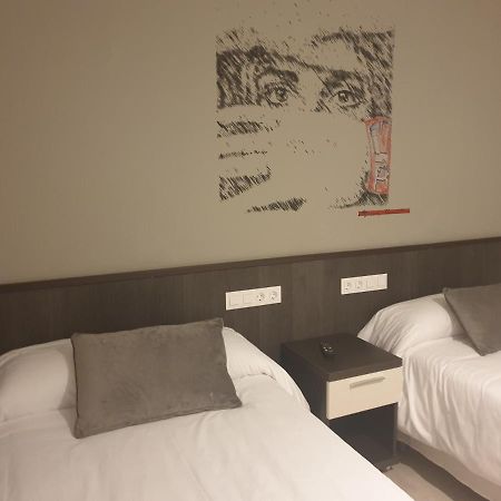 Hotel Arts - Gasteiz Centro บิโตเรีย-กัสเตซ ภายนอก รูปภาพ