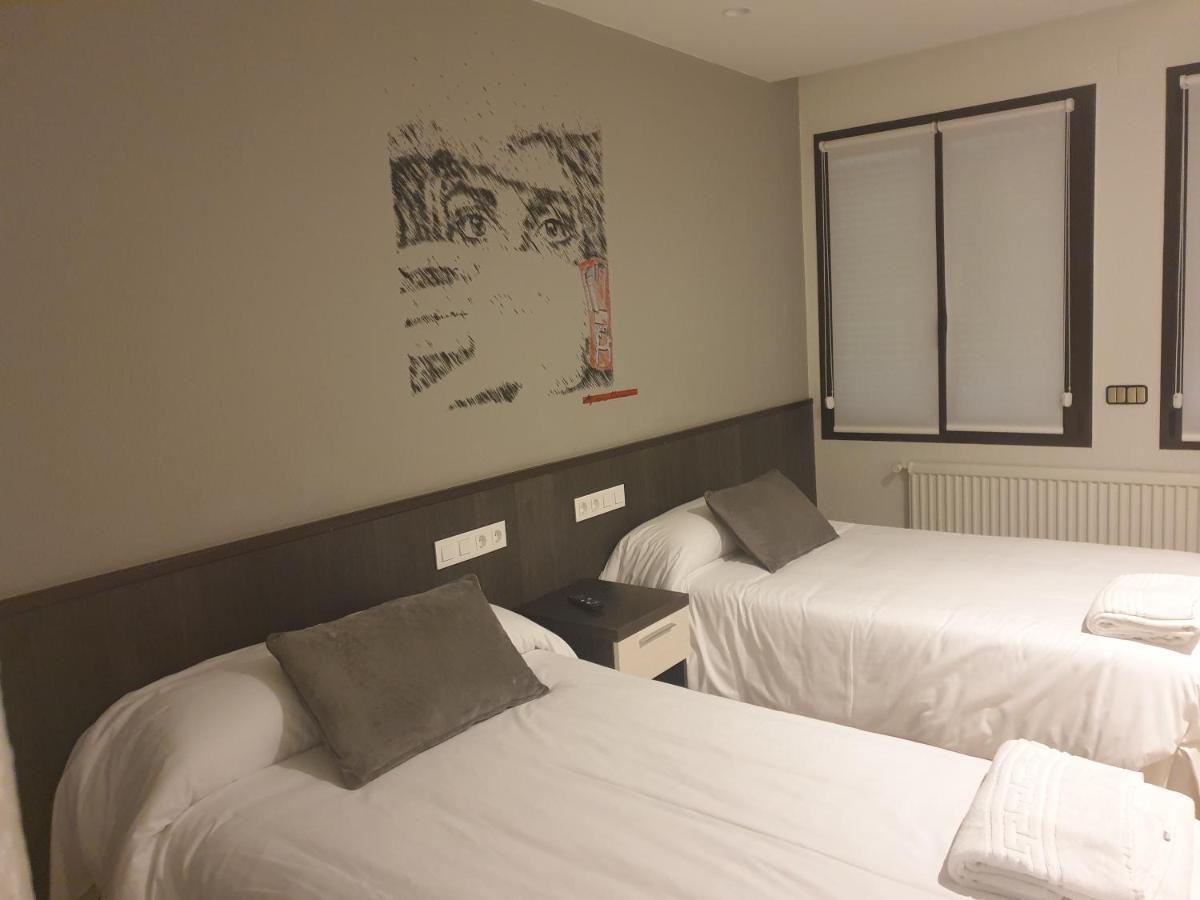 Hotel Arts - Gasteiz Centro บิโตเรีย-กัสเตซ ภายนอก รูปภาพ