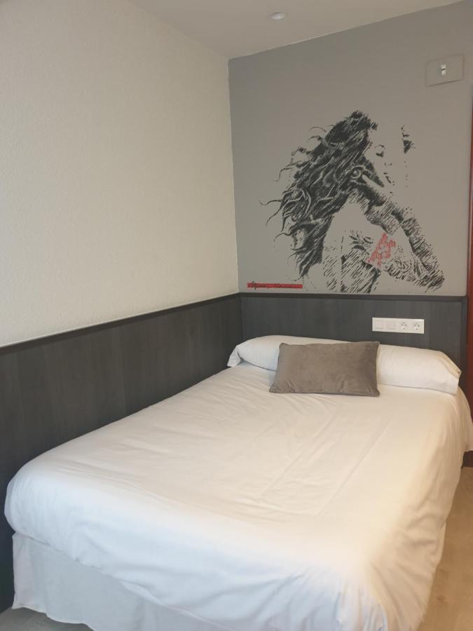 Hotel Arts - Gasteiz Centro บิโตเรีย-กัสเตซ ภายนอก รูปภาพ