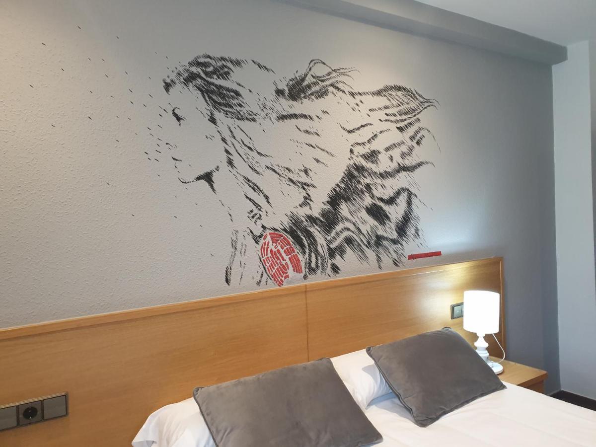 Hotel Arts - Gasteiz Centro บิโตเรีย-กัสเตซ ภายนอก รูปภาพ