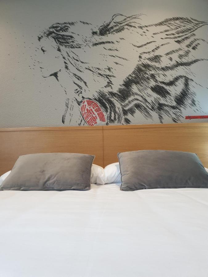 Hotel Arts - Gasteiz Centro บิโตเรีย-กัสเตซ ภายนอก รูปภาพ